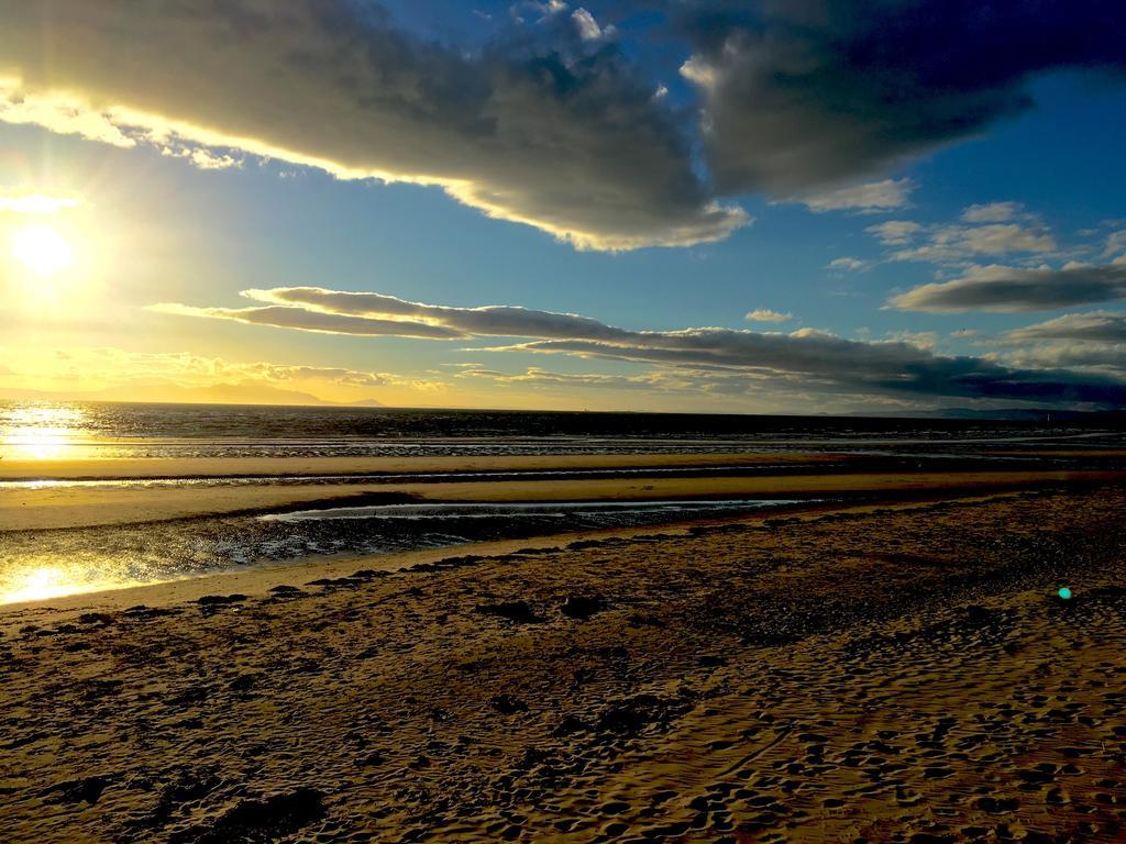 No5 Ayr Beach - Coorie Doon Stays Екстер'єр фото